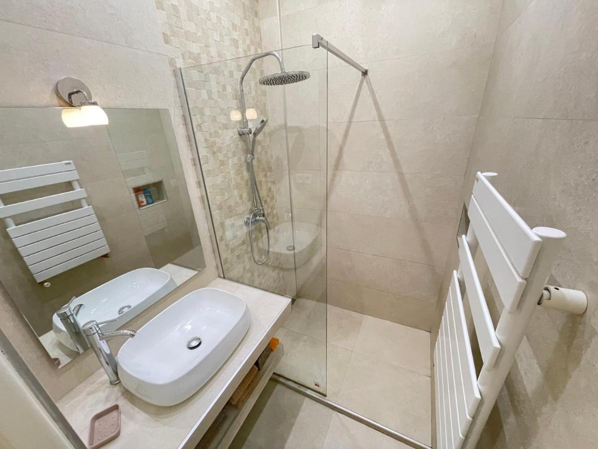 Nice Renting - Penchienatti - Spacious Apartment - 2 Bedrooms - King Bed - View Heart Of Nice Exteriör bild